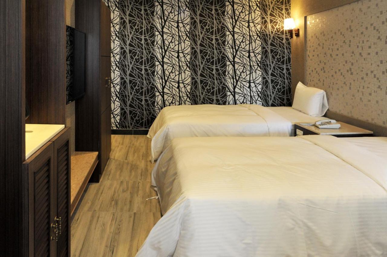 Maple Hotel Тайнань Экстерьер фото