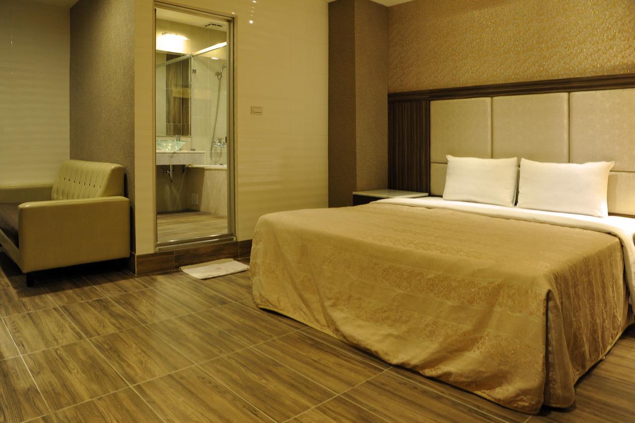Maple Hotel Тайнань Экстерьер фото