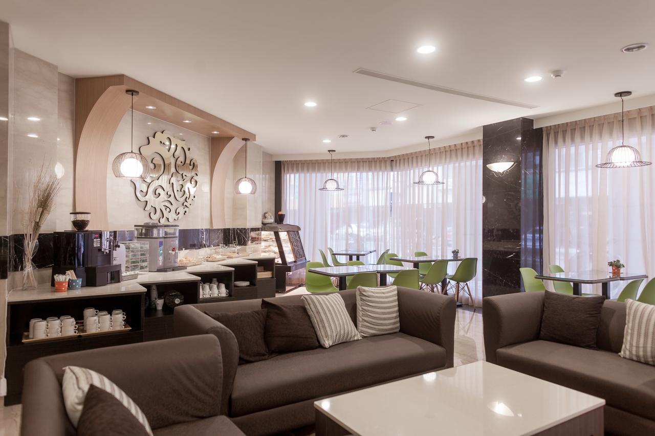 Maple Hotel Тайнань Экстерьер фото