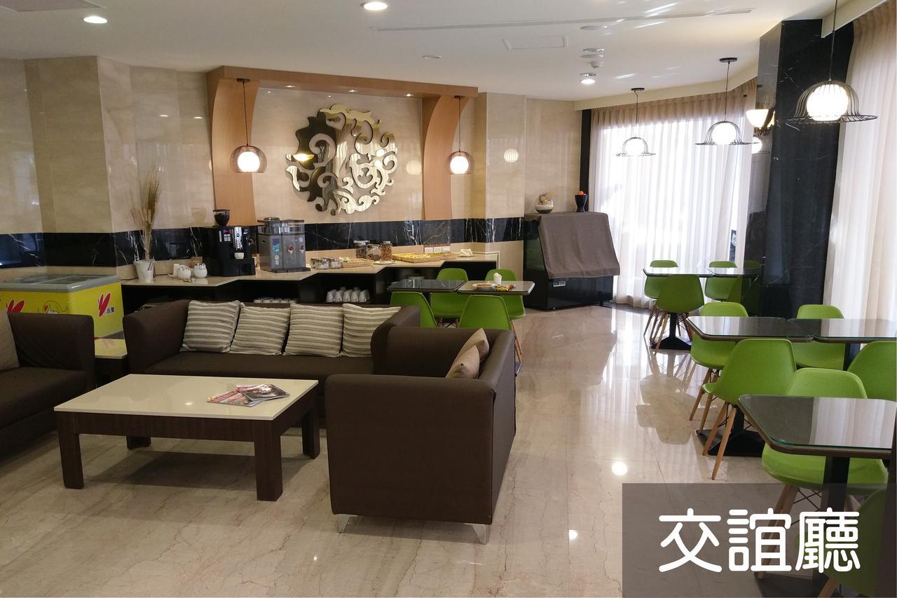 Maple Hotel Тайнань Экстерьер фото