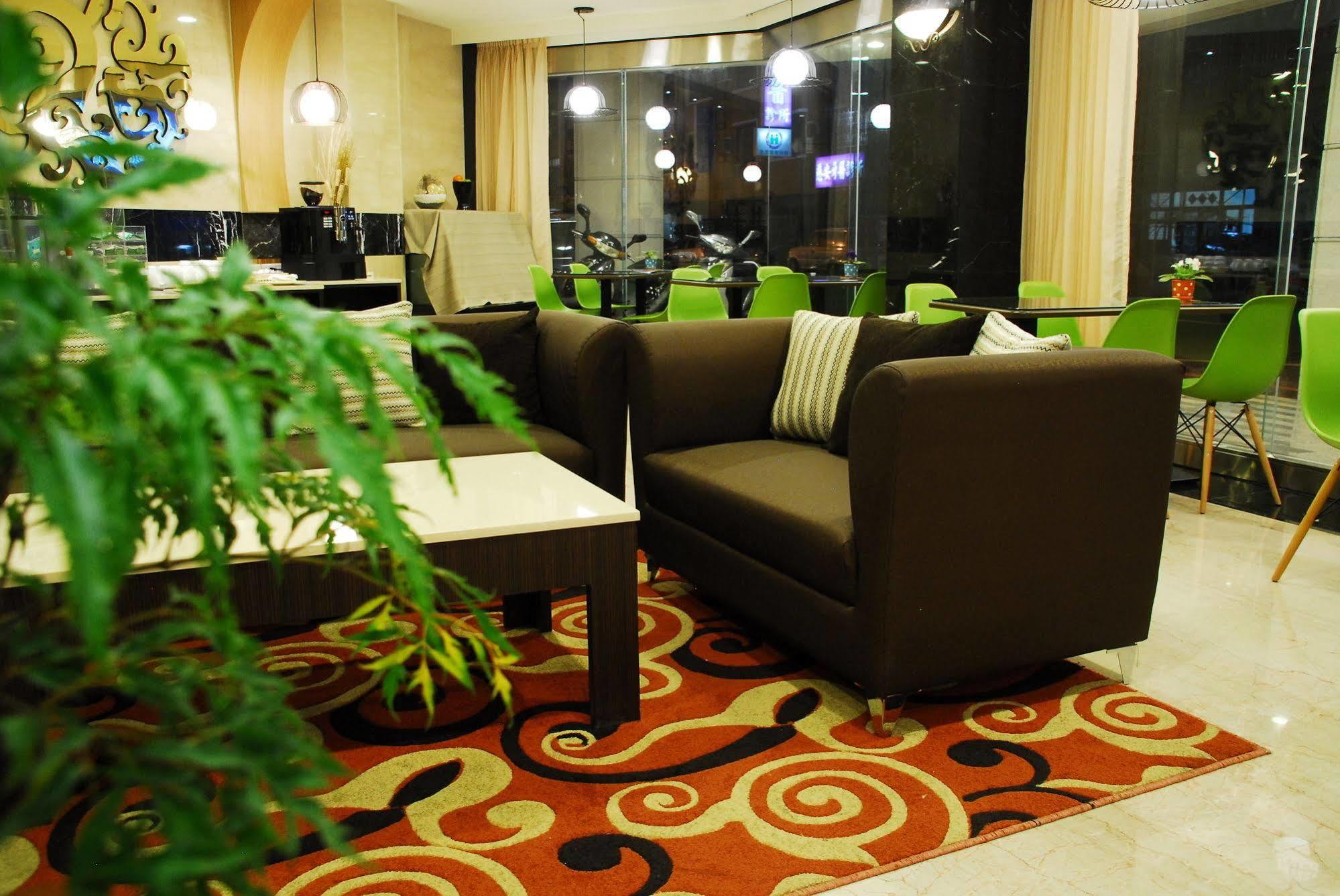 Maple Hotel Тайнань Экстерьер фото